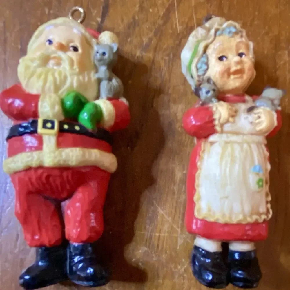 Vintage Christmas Ornaments Hallmark Santa & Mrs. Claus Holding Cats Kittens
